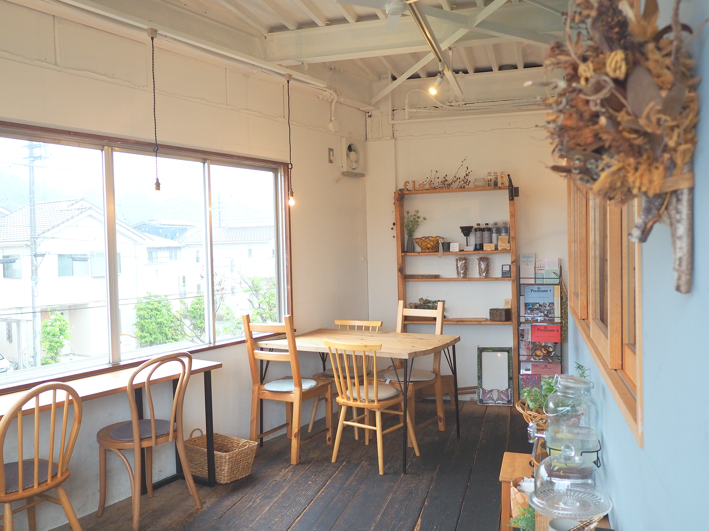 cafe + studio flat